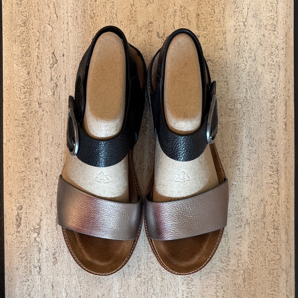 Sofft Bali Black and Brushed Metallic Gold Leather Sandals 9.5/41 EU